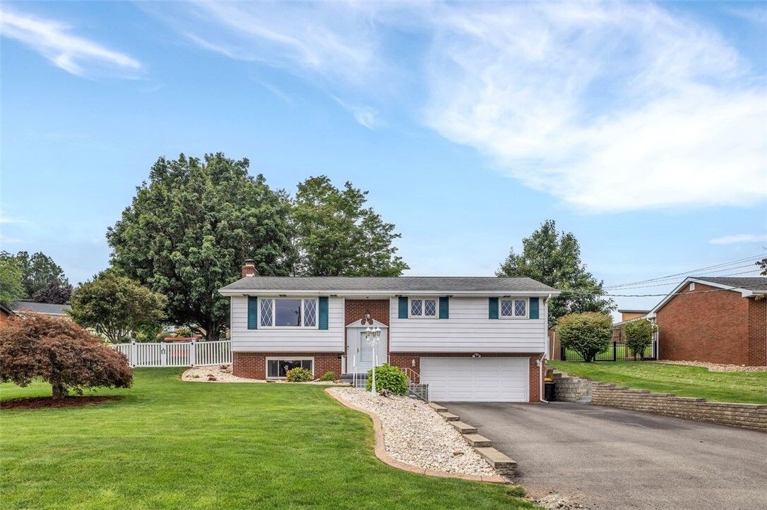 Property Photo:  1259 W Fir Dr  PA 15650 