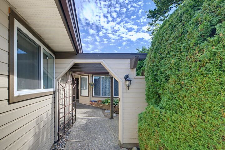 Property Photo:  9515 Woodbine Street 7  BC V2P 7T1 