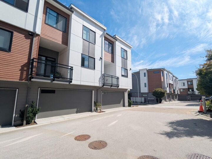 Property Photo:  1639 162 Street 40  BC V4A 4Y1 