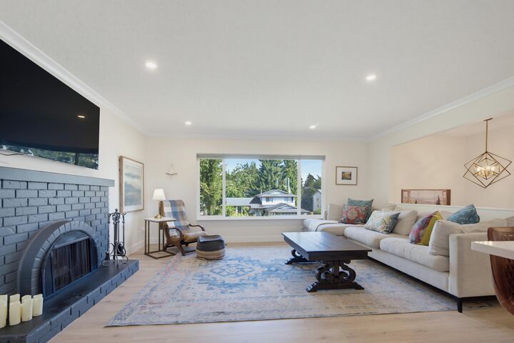 Property Photo:  26866 32A Avenue  BC V4W 3G4 