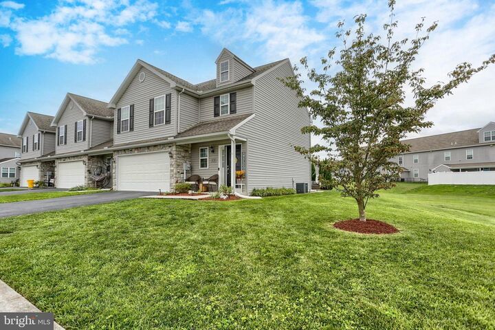 Property Photo:  59 Braeburn Way 52  PA 17078 