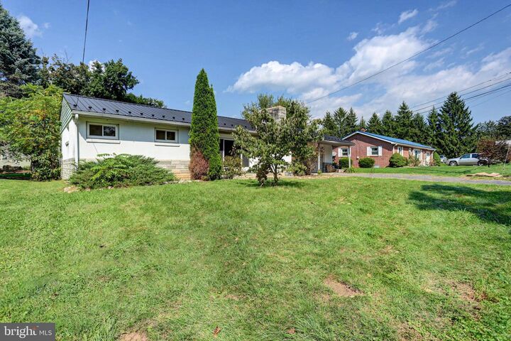 Property Photo:  407 N Morris Street  PA 17257 