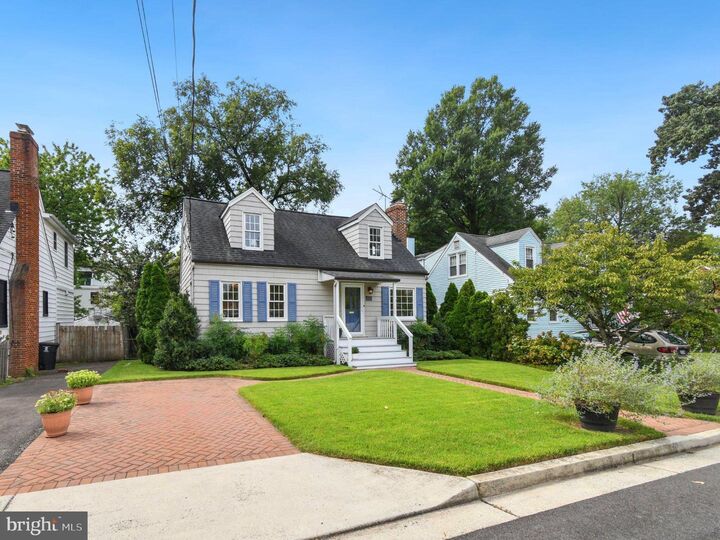 Property Photo: 5712 4th Street S VA 22204