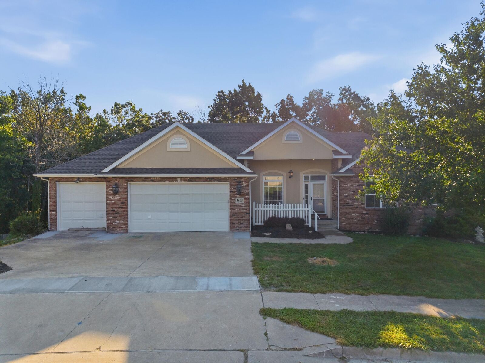 Property Photo:  5009 Lillian Dr  MO 65202 