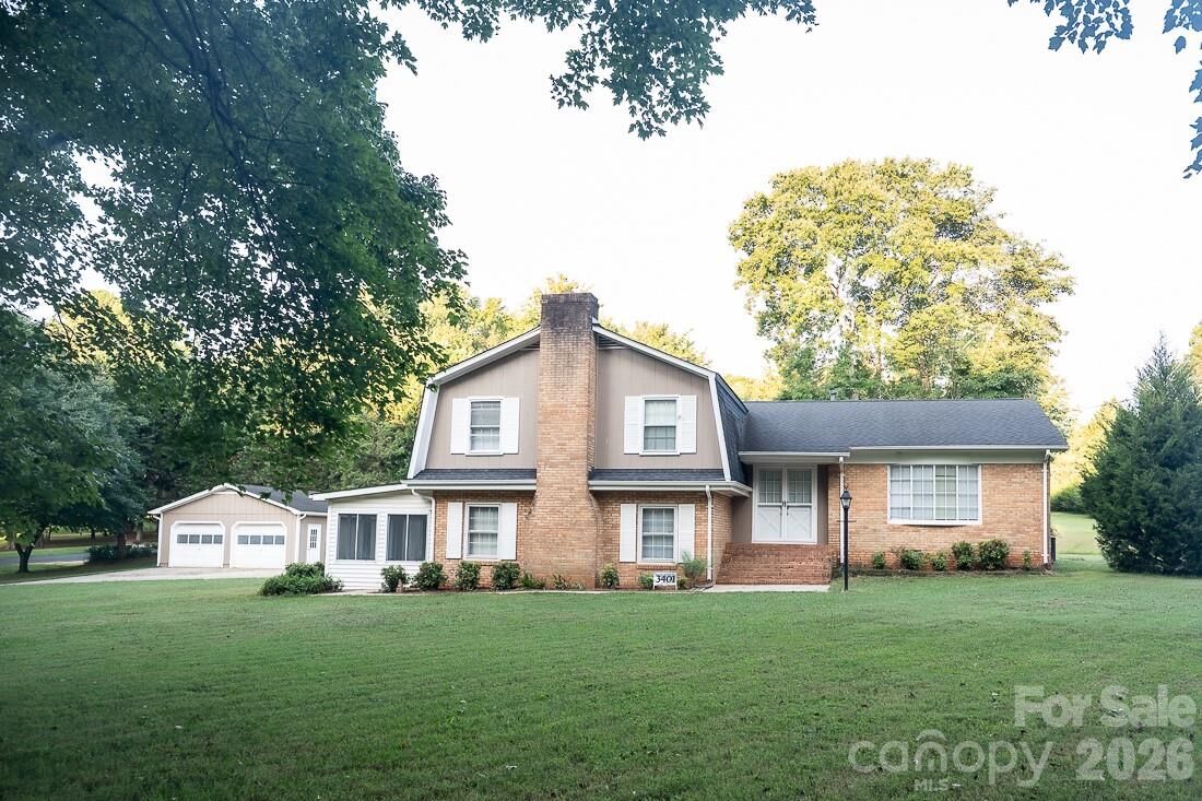 Property Photo:  3401 Tracelake Drive  NC 28105 