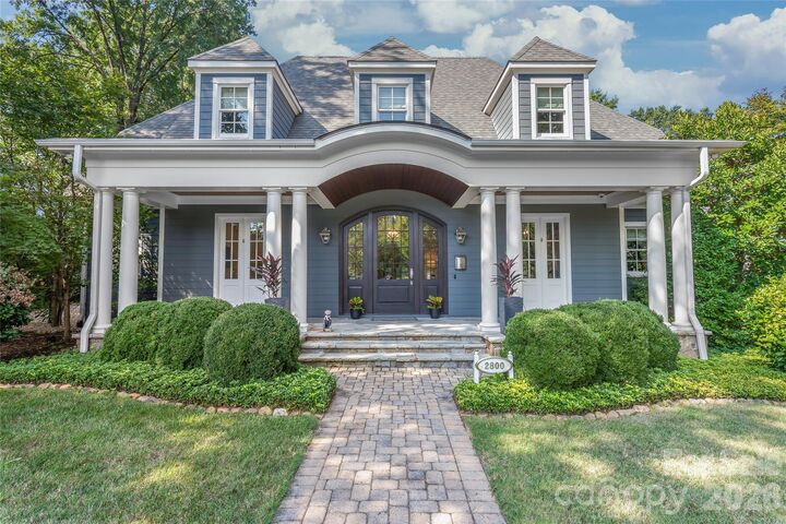 Property Photo:  2800 Wintergreen Drive  NC 28211 