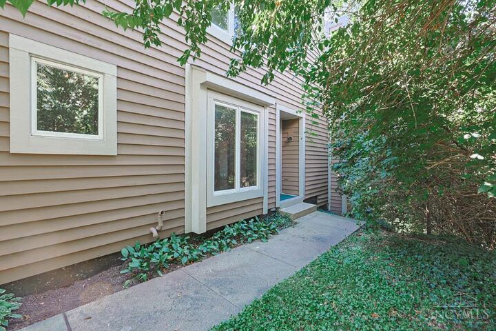 Property Photo:  699 Totten Way  OH 45226 