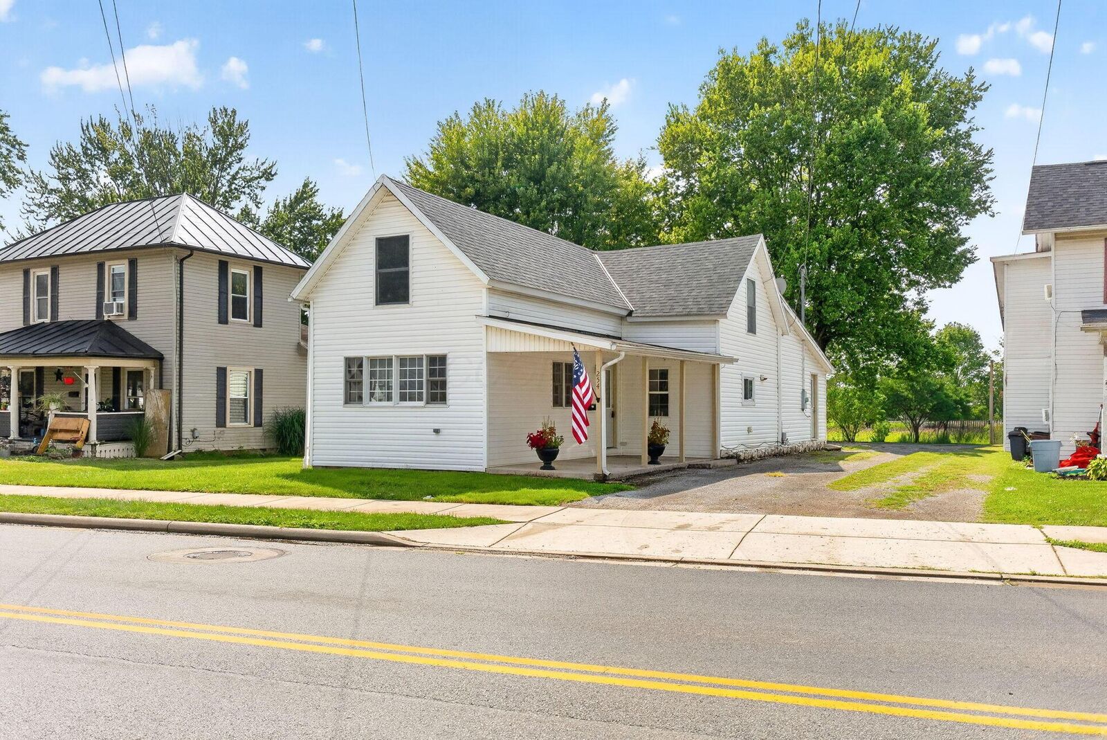 Property Photo:  254 S Franklin Street  OH 43344 