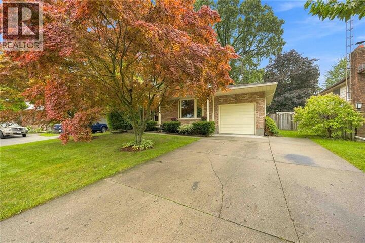 Property Photo:  345 Brentwood Crescent  ON N0N 1G0 