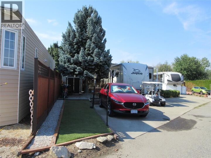 Property Photo:  415 Commonwealth Road 539  BC V4V 1P4 