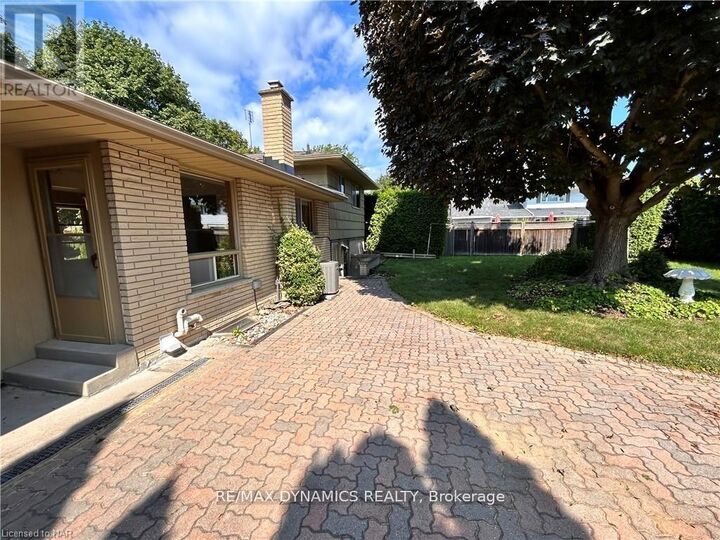 Property Photo:  32 Mississauga Road Lower  ON L2N 2K4 