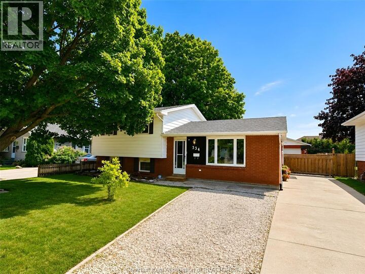 Property Photo: 334 McNaughton Avenue ON N7L 2G9