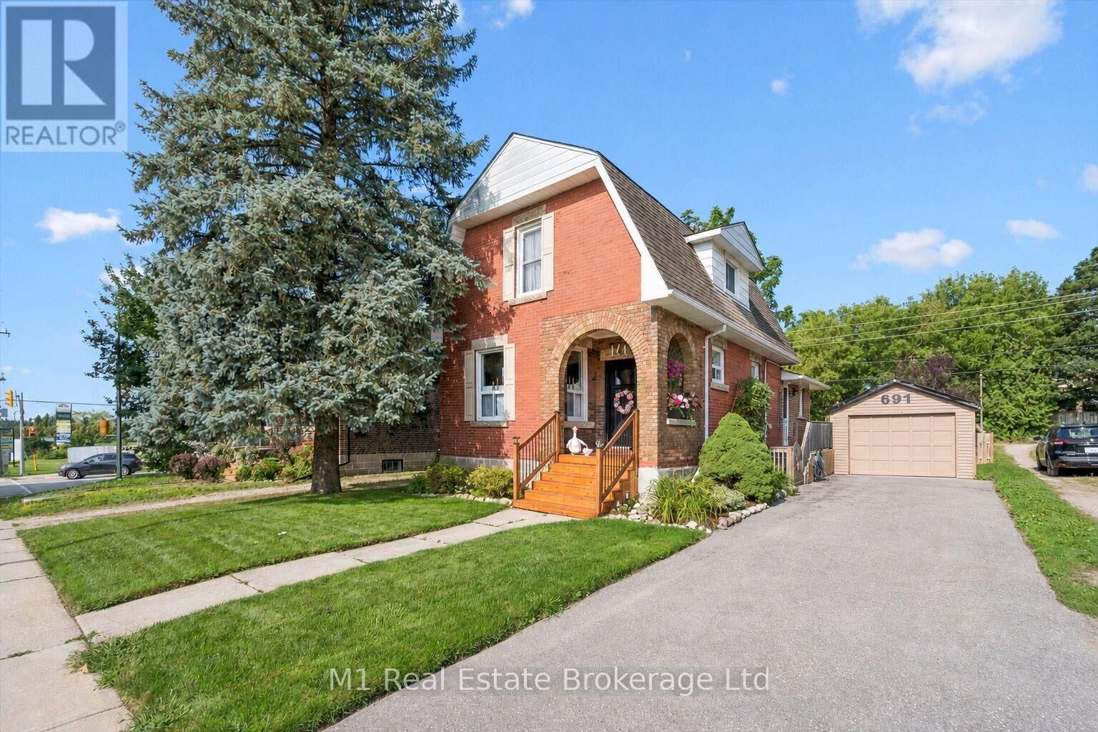 Property Photo: 691 St Andrew Street West ON N1M 1P7
