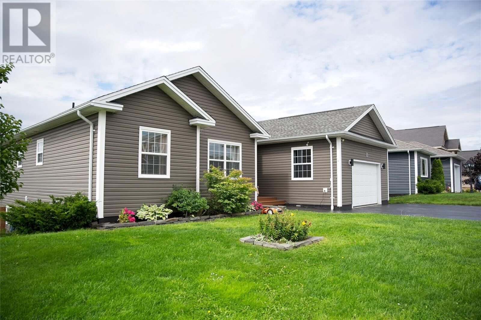Property Photo:  17 Hann Crescent  NL A2H 7K2 