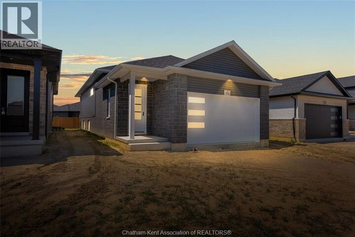 Property Photo:  315 Ironwood Trail  ON N7M 0T3 