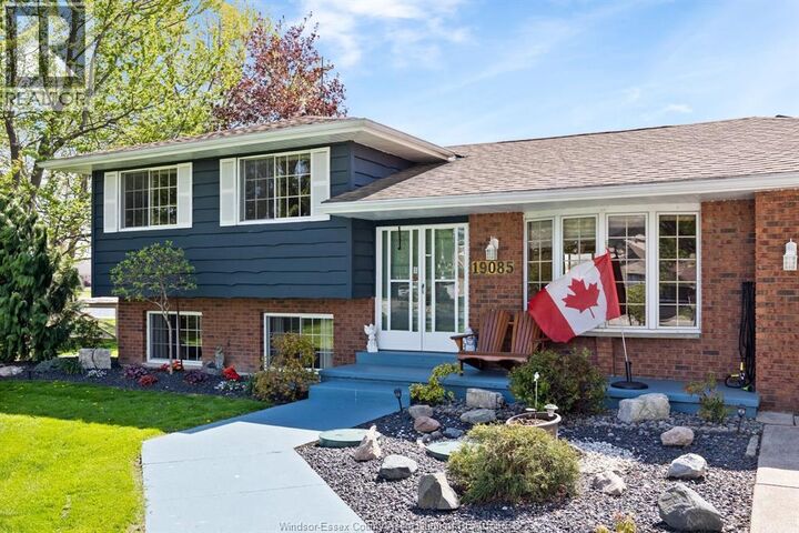 Property Photo:  19085 Blue Water Avenue  ON N0P 2L0 