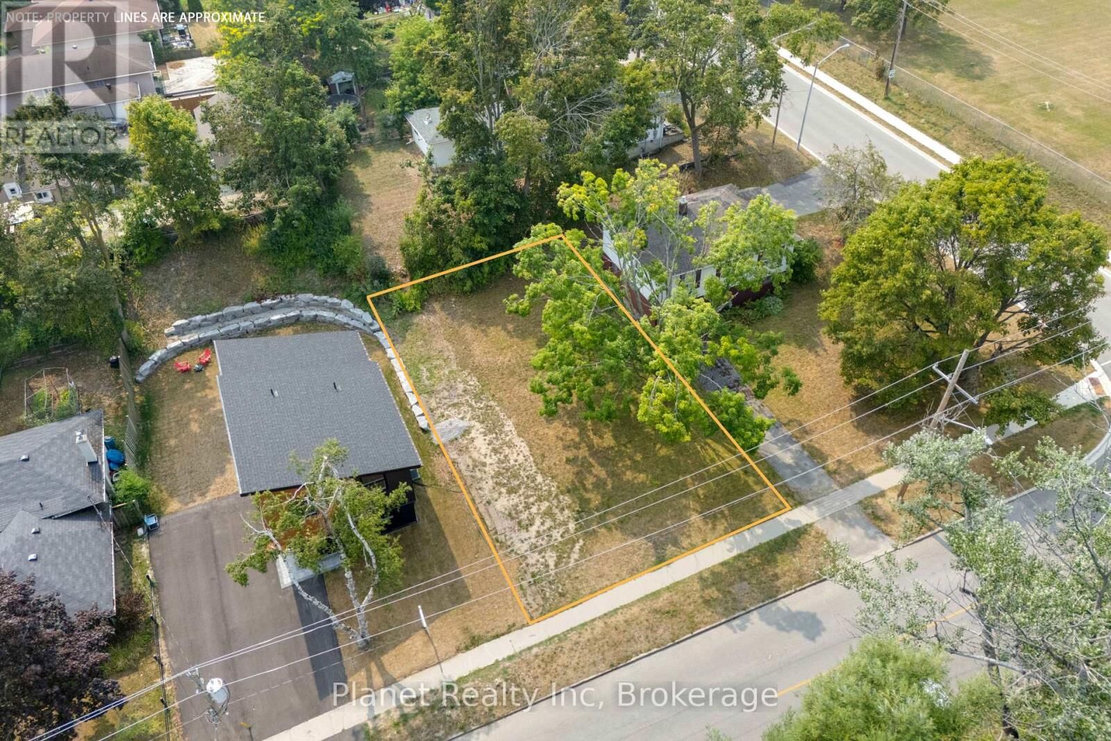 Property Photo:  170 Berczy Street  ON L4M 2H2 