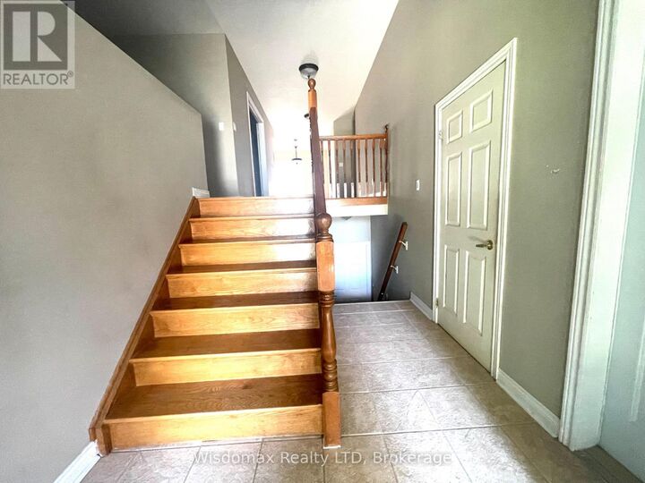 Property Photo: 19 Chapel Hill Crescent ON L3C 6P9
