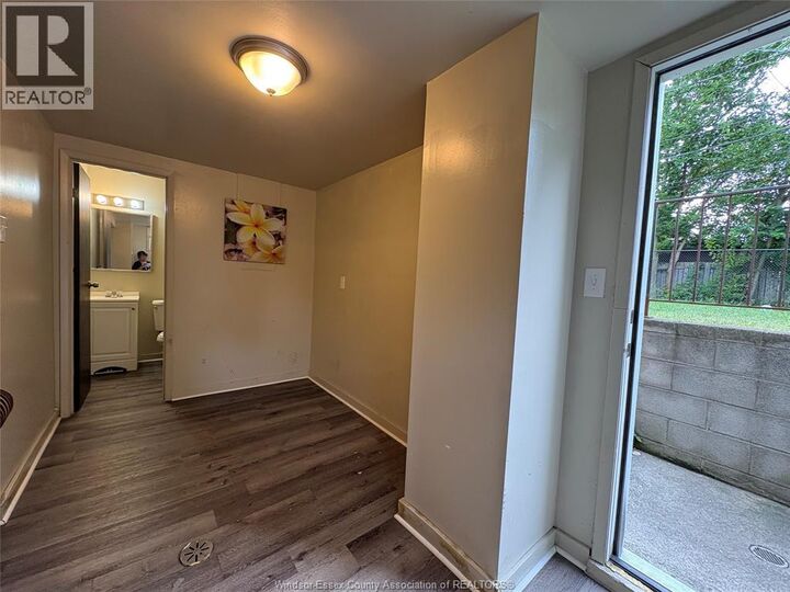 Property Photo:  327 Curry  ON N9B 2B6 