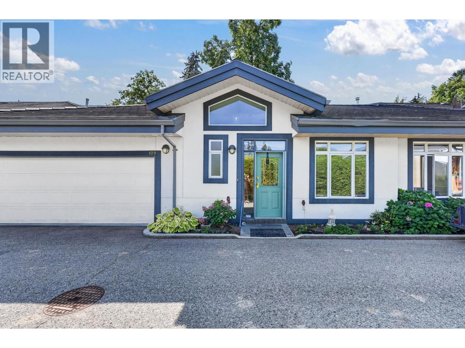 Property Photo:  1986 Bowes Street 109  BC V1Y 3C3 