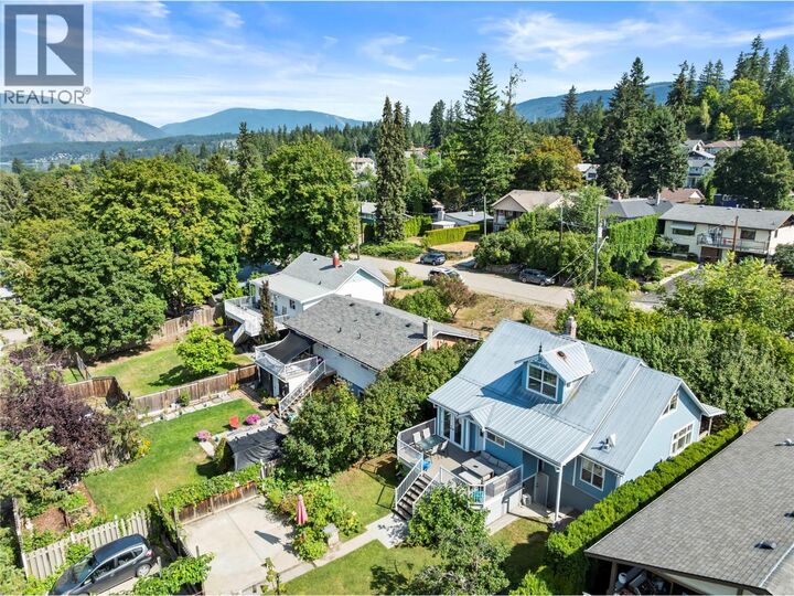 Property Photo:  591 6 Street Southeast  BC V1E 4E5 