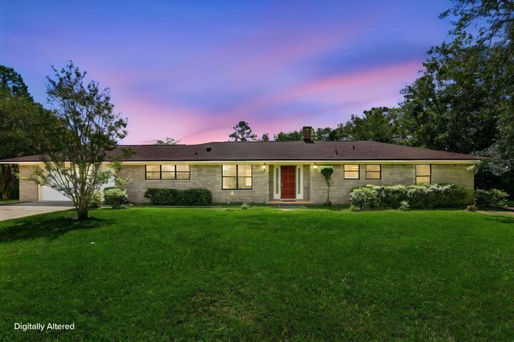 Property Photo: 116 Ten Lake Drive FL 32433