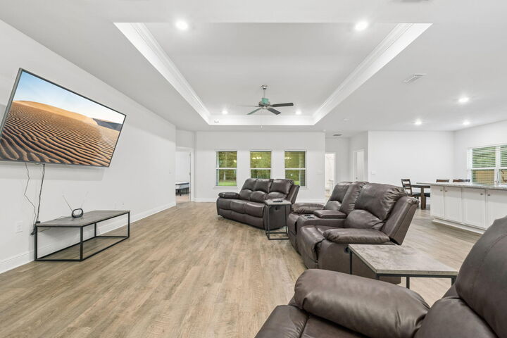 Property Photo:  119 Windsor Way  FL 00N/A 