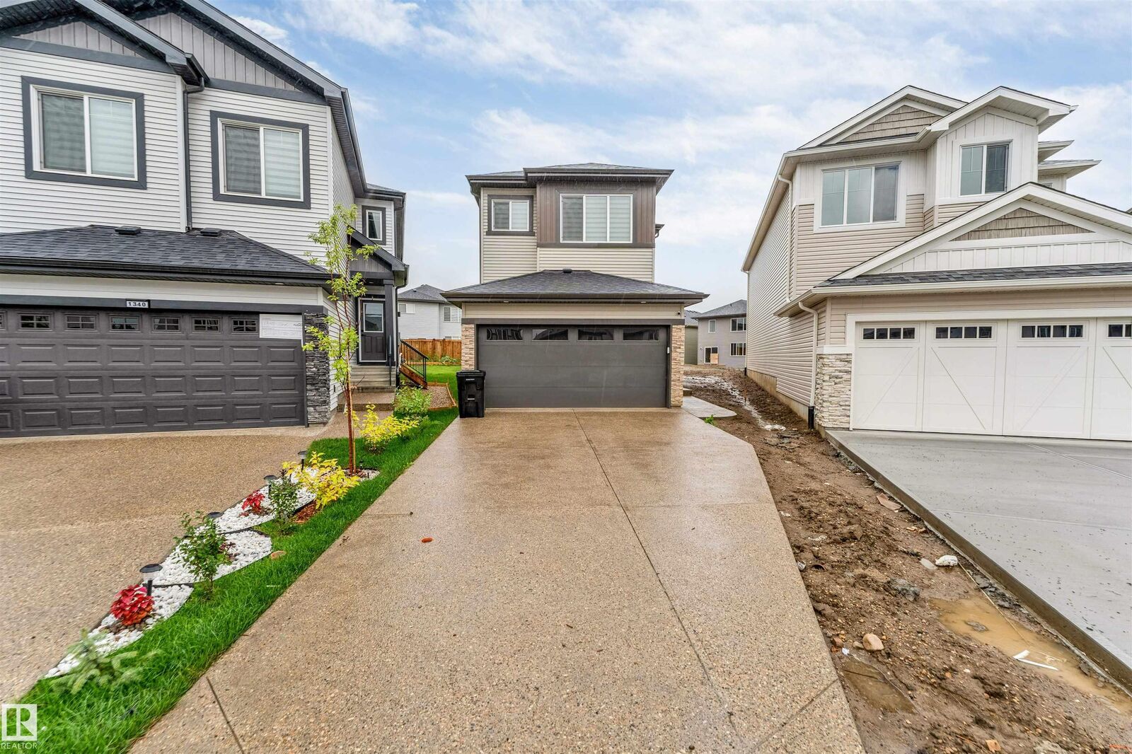 Property Photo:  1336 11 Avenue NW  AB T6T 2W4 