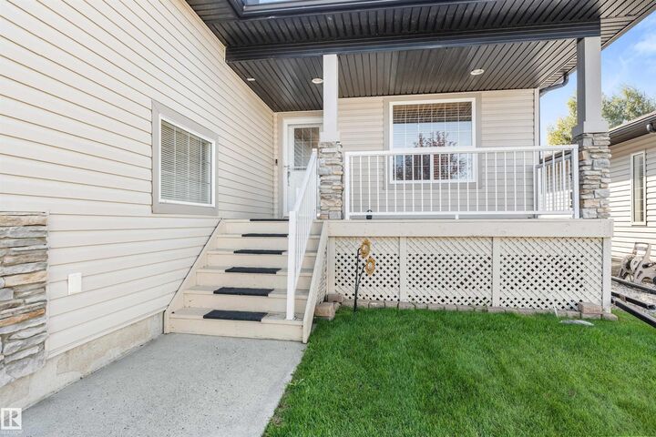Property Photo:  15 Harvard Place  AB T7X 4K8 