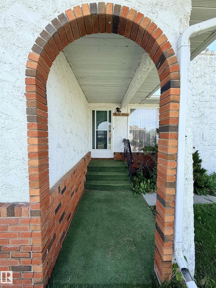 Property Photo:  5233 49 Avenue  AB T0A 3A4 