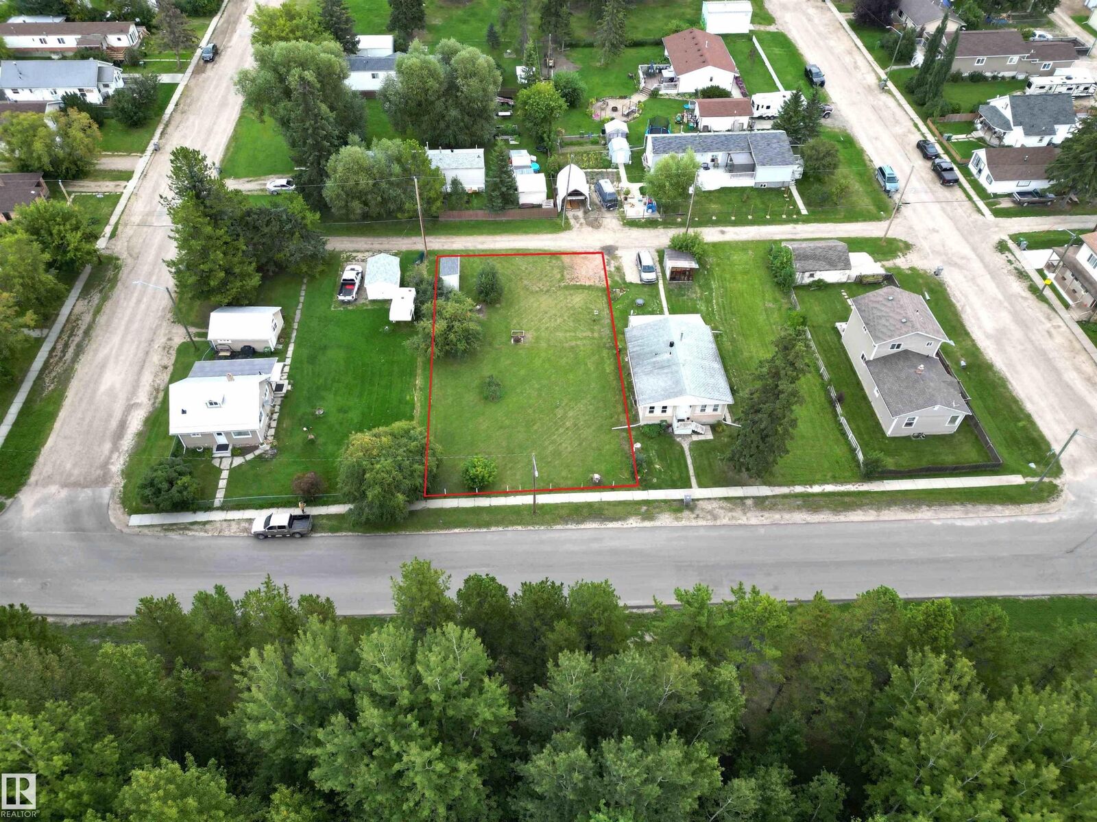 Property Photo:  5115 51 St  AB T0C 0P0 