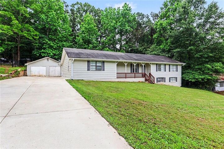 Property Photo: 2353 Shire Court GA 30106