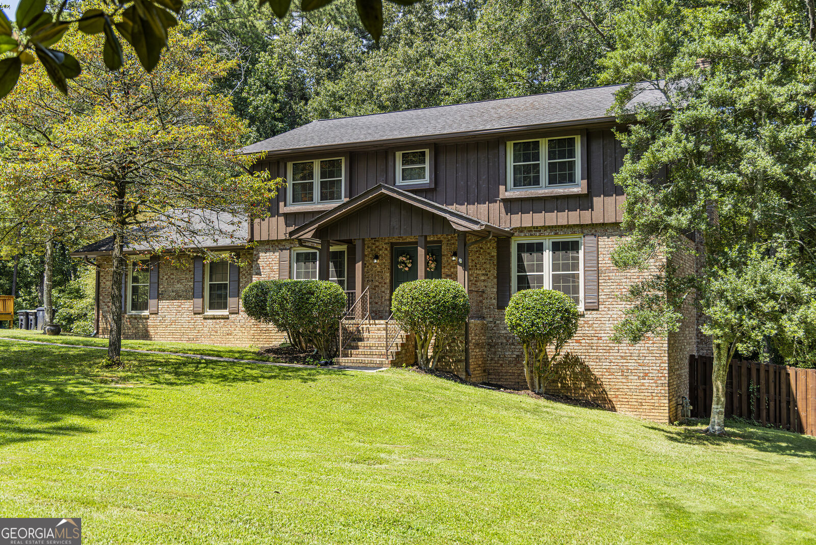 Property Photo: 108 Rollingwood Circle NW GA 30165
