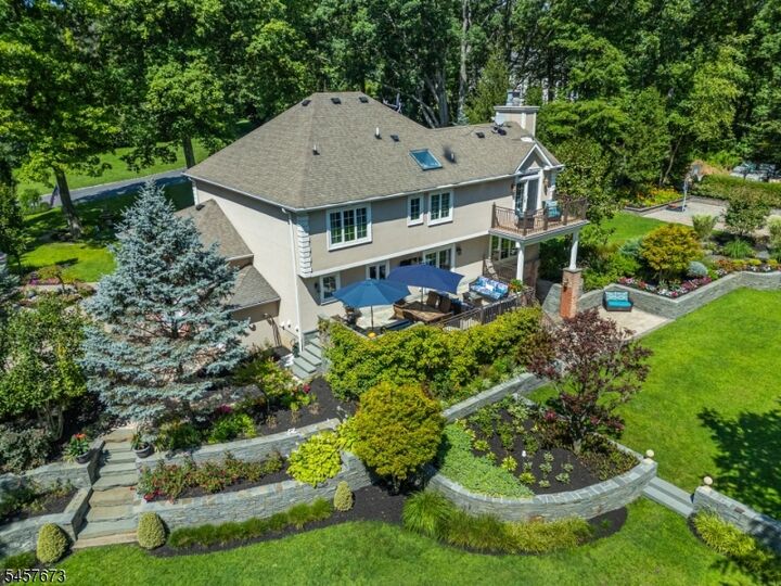 Property Photo:  3 Red Oak Ln  NJ 07866 