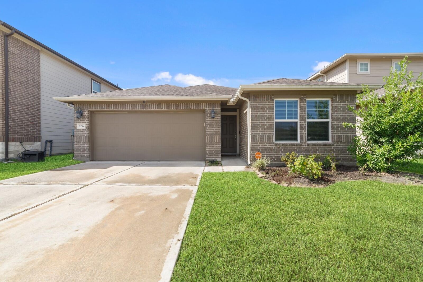 Property Photo:  906 Pismo Lane  TX 77583 
