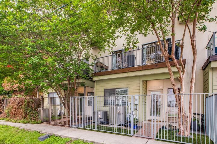 Property Photo:  1605 Bonner Street A  TX 77007 