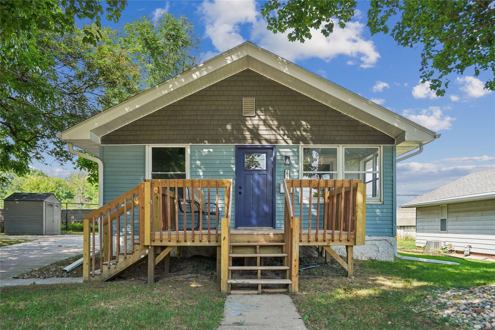 Property Photo: 2819 Rollins Avenue IA 50312