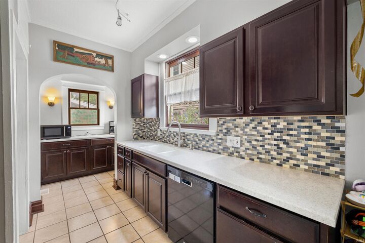 Property Photo: 204 E Diamond Street IN 46755