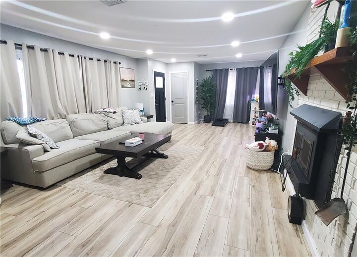 Property Photo:  2122 Edgewood Avenue  PA 18045 