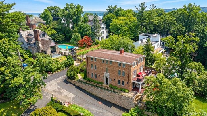 Property Photo:  3061 Scenic Place  NY 10463 