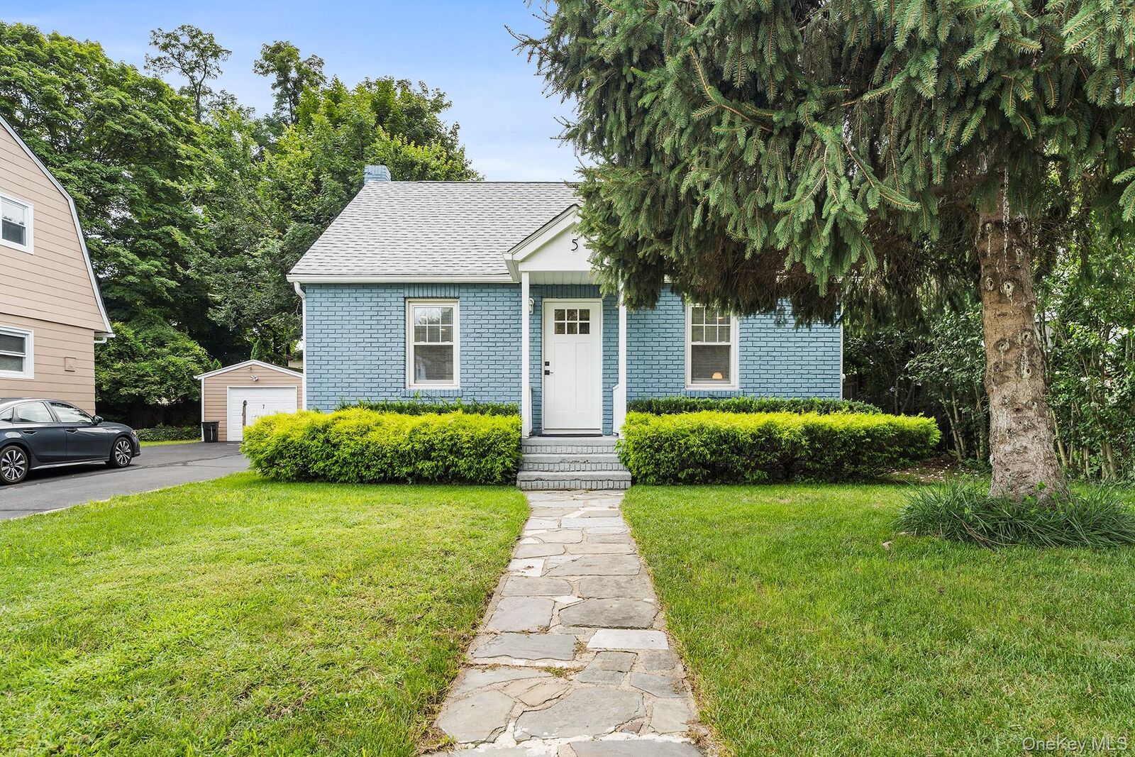 Property Photo:  5 W Maple Avenue  NY 10901 