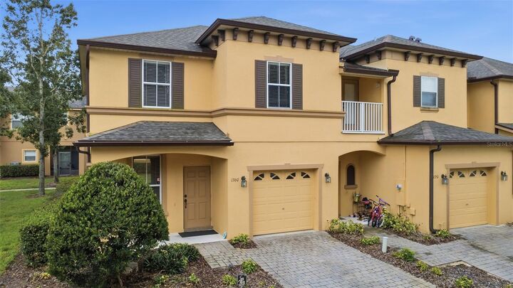 Property Photo: 1360 Long Oak Way FL 32771