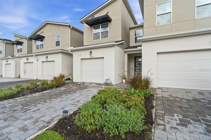 Property Photo:  932 Spring Palms Loop  FL 32828 