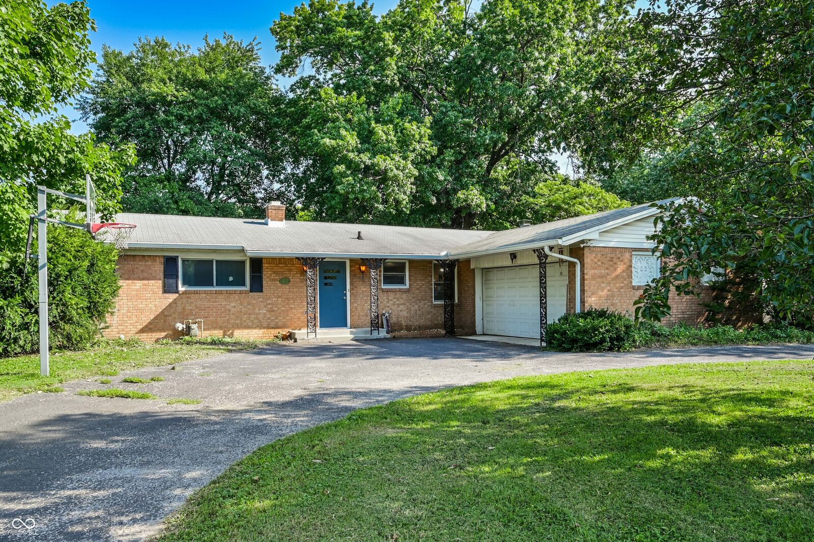Property Photo: 3404 E 50th Street IN 46205