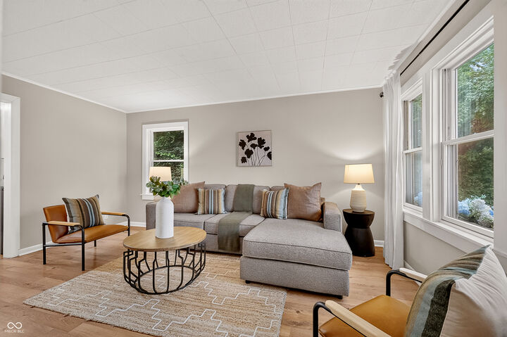 Property Photo:  2121 E 71st Street  IN 46220 