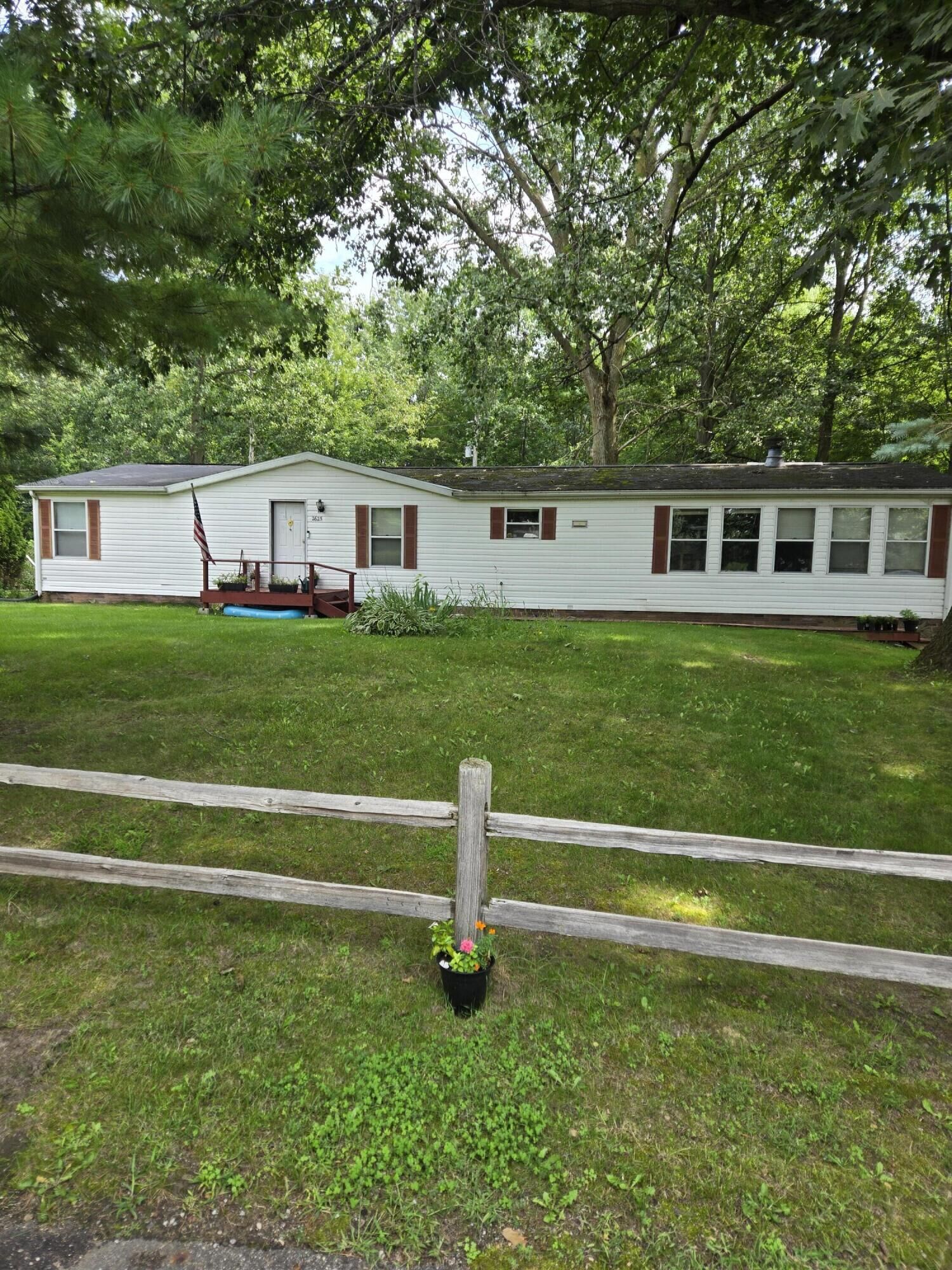 Property Photo:  2625 Sanford Drive  MI 49242 