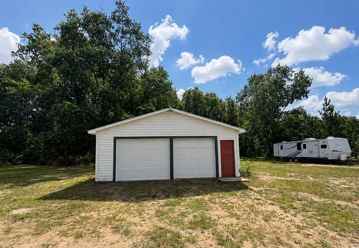 Property Photo: 3260 W Ridge Street MI 49349