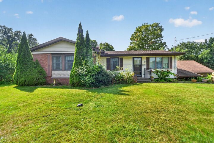 Property Photo: 3124 Earl Drive MI 49283