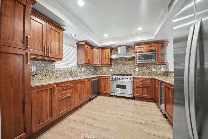 Property Photo:  1878 Greenfield Avenue 204  CA 90025 