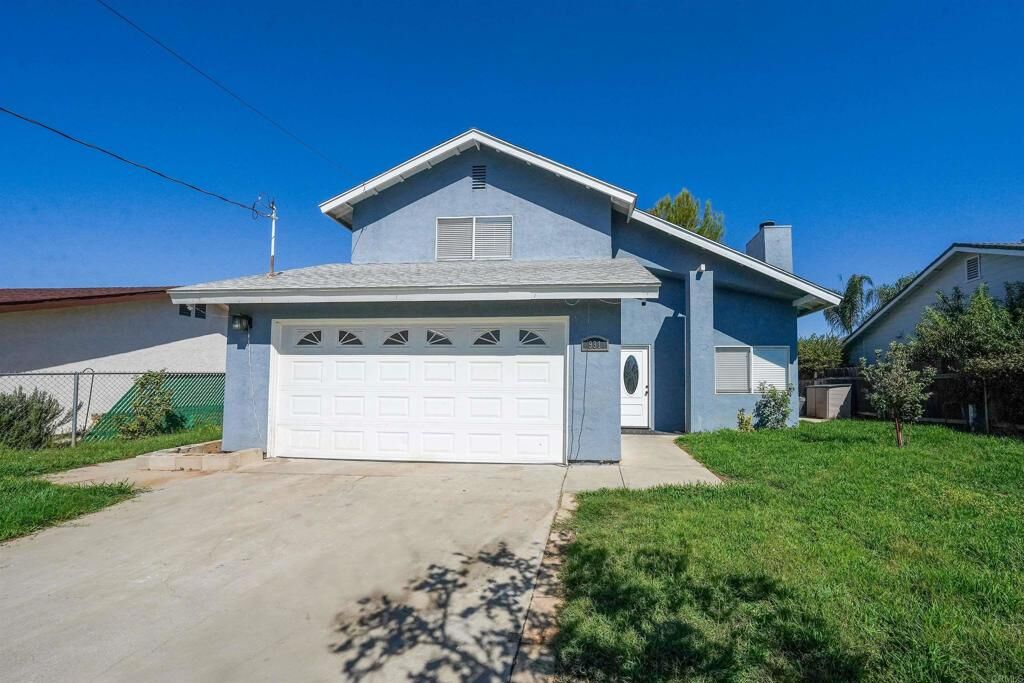 Property Photo:  931 H Street  CA 92065 